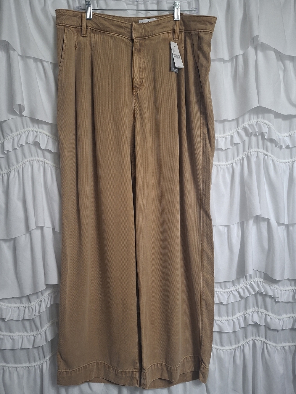 NWT Layne Bryant Wide Leg Mid Rise Pleated Jeans 14